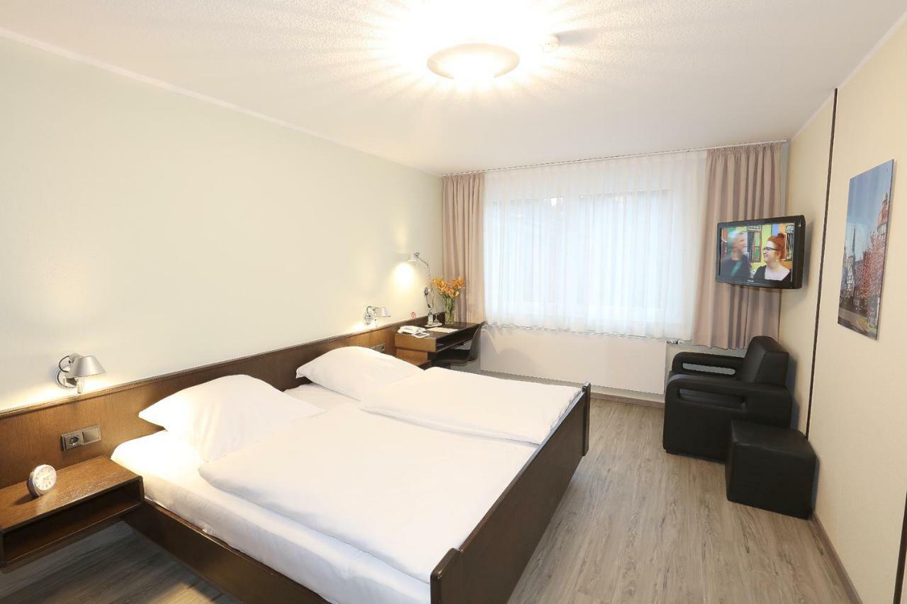 Hotel Kroeger Ennigerloh Экстерьер фото